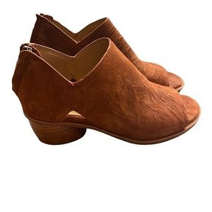 Sofft Bootie open toe Crinkle Leather Carlie Brick 9 New